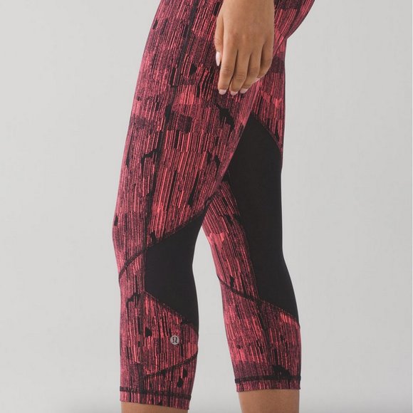 NWOT Lululemon Pace Rival Crops - Picture 2 of 11
